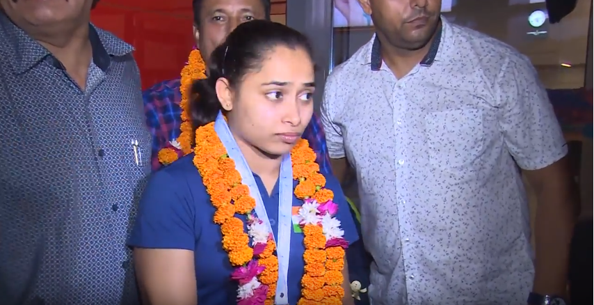 Watch: Dipa Karmakar receives grand welcome to India after her "golden" win