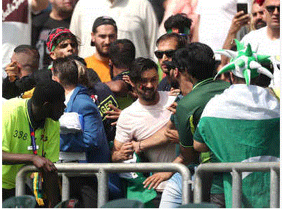 Video: Clash break out between Pakistan and Afghanistan in the stadium