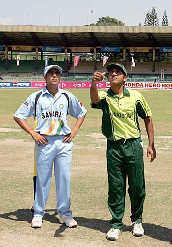 Earlier, Pakistan won the toss and choosed to bat first in the finals at R. Premadasa stadium.