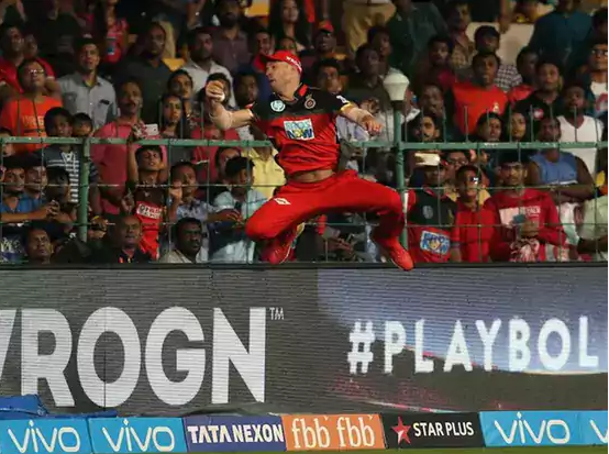 Video: AB De Villiers pull off a spider-man catch against SRH