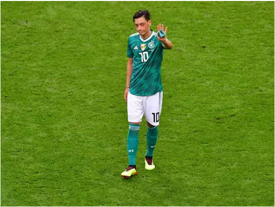 Mesut Ozil announces retirement