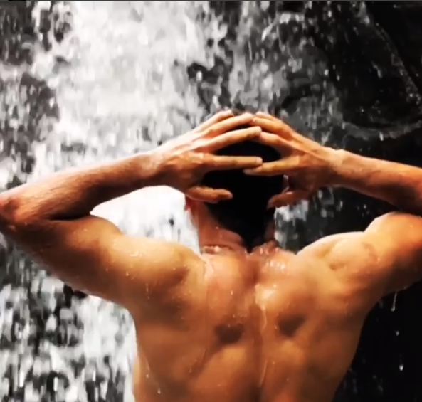 Video: MS Dhoni enjoy his free time bathing in a waterfall
