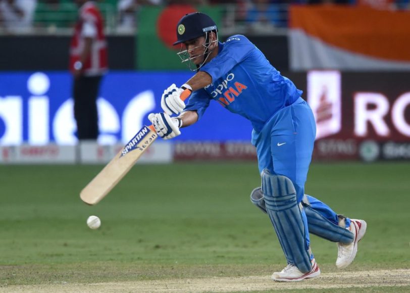 MS Dhoni likes a bit of smoking hookah, says George Bailey