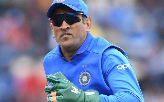 MS Dhoni can't wear any army Insignia on gloves, ICC tells BCCI