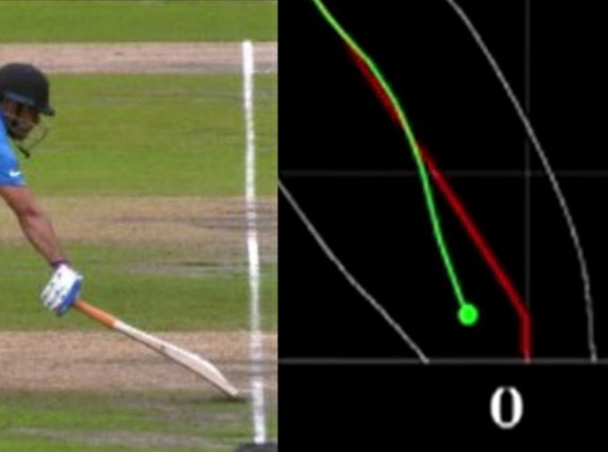 Netizens compare MS Dhoni's World Cup runout with Chandrayaan 2 setback