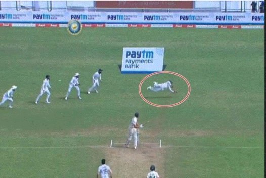 Watch: Wriddhiman Saha takes a one handed stunner to send Faf du Plessis packing