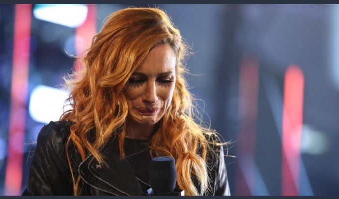 Best reactions from fans after Becky Lynch announces pregnancy and relinquishes RAW women's title