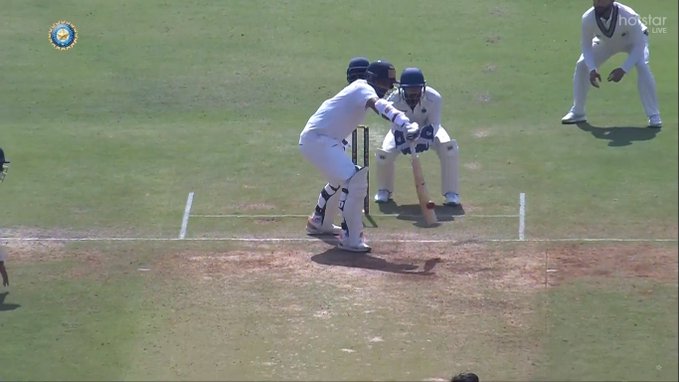 Watch: "Fighter" Hanuma Vihari bats left handed in Ranji Trophy quarter finals, here's why